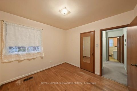 Photo 21 at 407 Wenlock Avenue, Harding, Richmond Hill