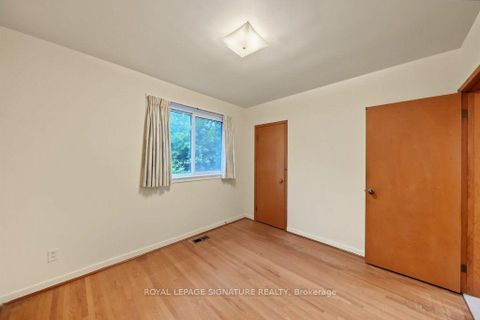 Photo 23 at 407 Wenlock Avenue, Harding, Richmond Hill