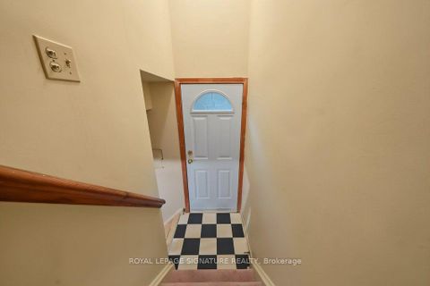 Photo 26 at 407 Wenlock Avenue, Harding, Richmond Hill