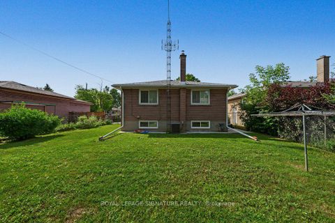 Photo 39 at 407 Wenlock Avenue, Harding, Richmond Hill