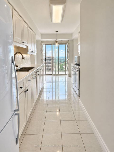 Photo 3 at 1803 - 265 Ridley Boulevard, Nortown, Toronto