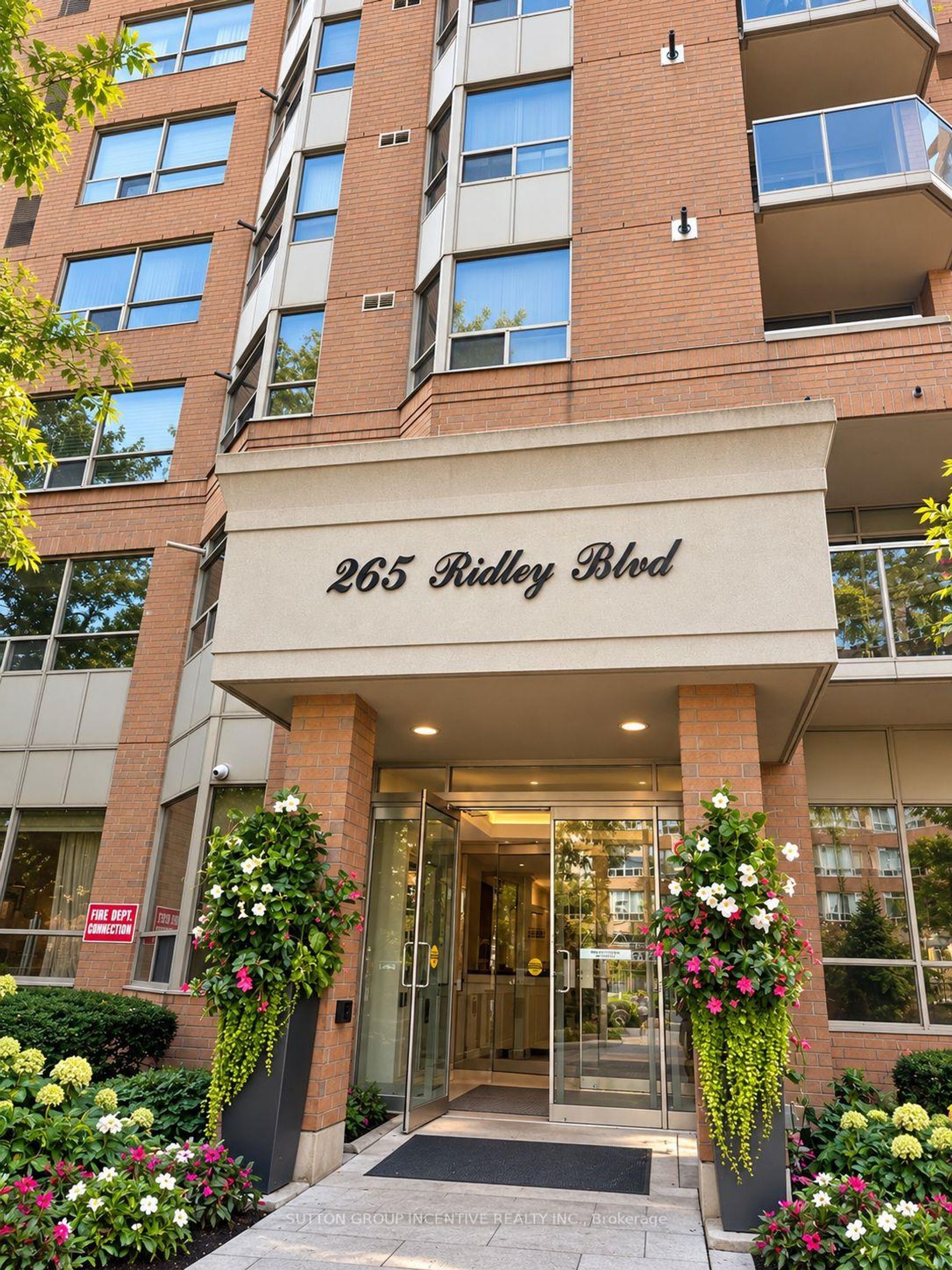 1803 - 265 Ridley Boulevard, Nortown, Toronto photo number 2