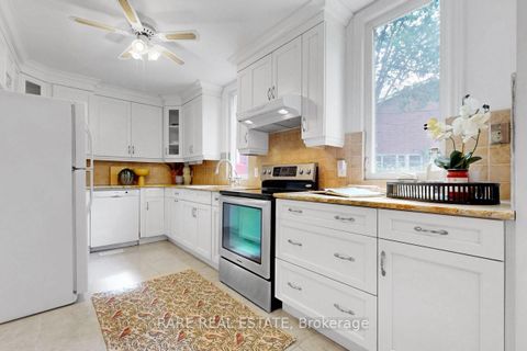 Photo 12 at 192 Three Valleys Drive, Donalda, Toronto