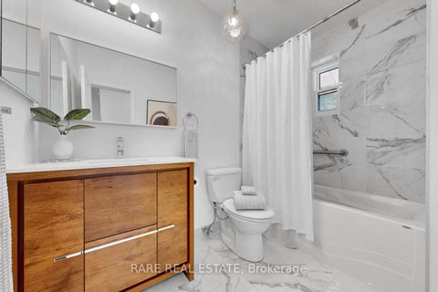 Photo 33 at 192 Three Valleys Drive, Donalda, Toronto