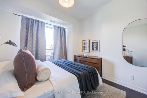 Photo 15 at 309 - 223 St Clair Avenue W, Casa Loma, Toronto