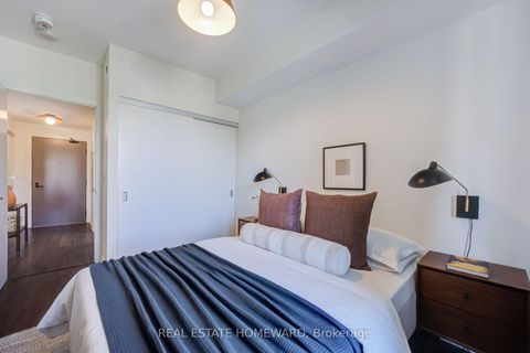 Photo 16 at 309 - 223 St Clair Avenue W, Casa Loma, Toronto
