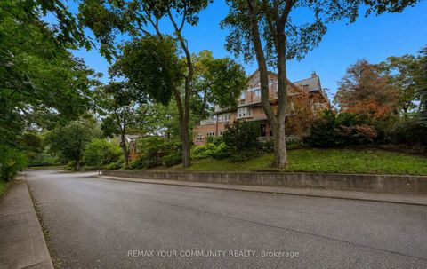 Photo 2 at 62 Indian Grove, Swansea, Toronto