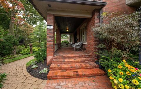Photo 4 at 62 Indian Grove, Swansea, Toronto