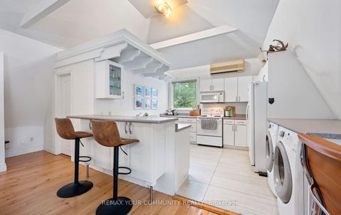 Photo 37 at 62 Indian Grove, Swansea, Toronto