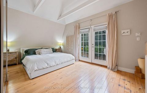 Photo 38 at 62 Indian Grove, Swansea, Toronto