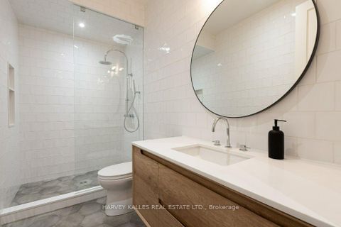 Photo 5 at 32 Evergreen Gardens, Leaside, Toronto