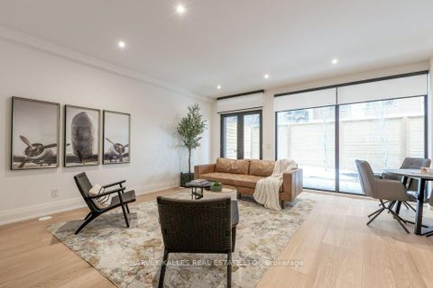 Photo 6 at 32 Evergreen Gardens, Leaside, Toronto