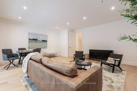 Photo 8 at 32 Evergreen Gardens, Leaside, Toronto