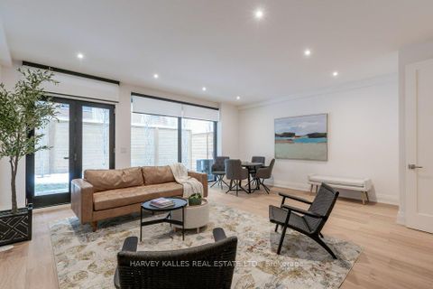 Photo 9 at 32 Evergreen Gardens, Leaside, Toronto