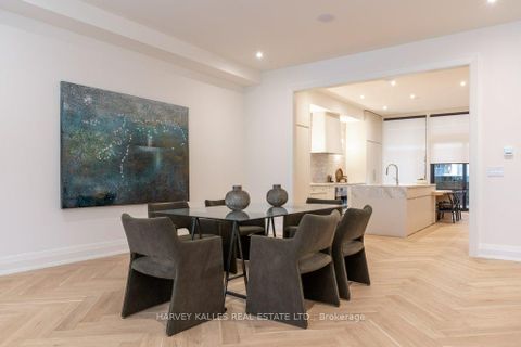 Photo 13 at 32 Evergreen Gardens, Leaside, Toronto
