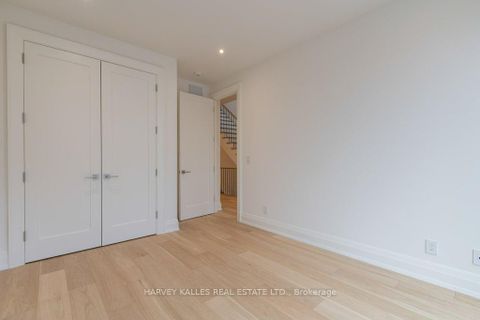 Photo 27 at 32 Evergreen Gardens, Leaside, Toronto