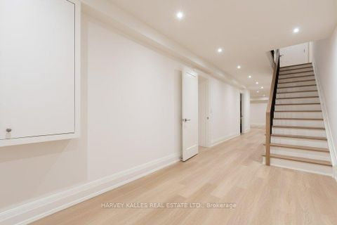 Photo 41 at 32 Evergreen Gardens, Leaside, Toronto