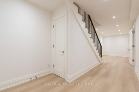 Photo 43 at 32 Evergreen Gardens, Leaside, Toronto