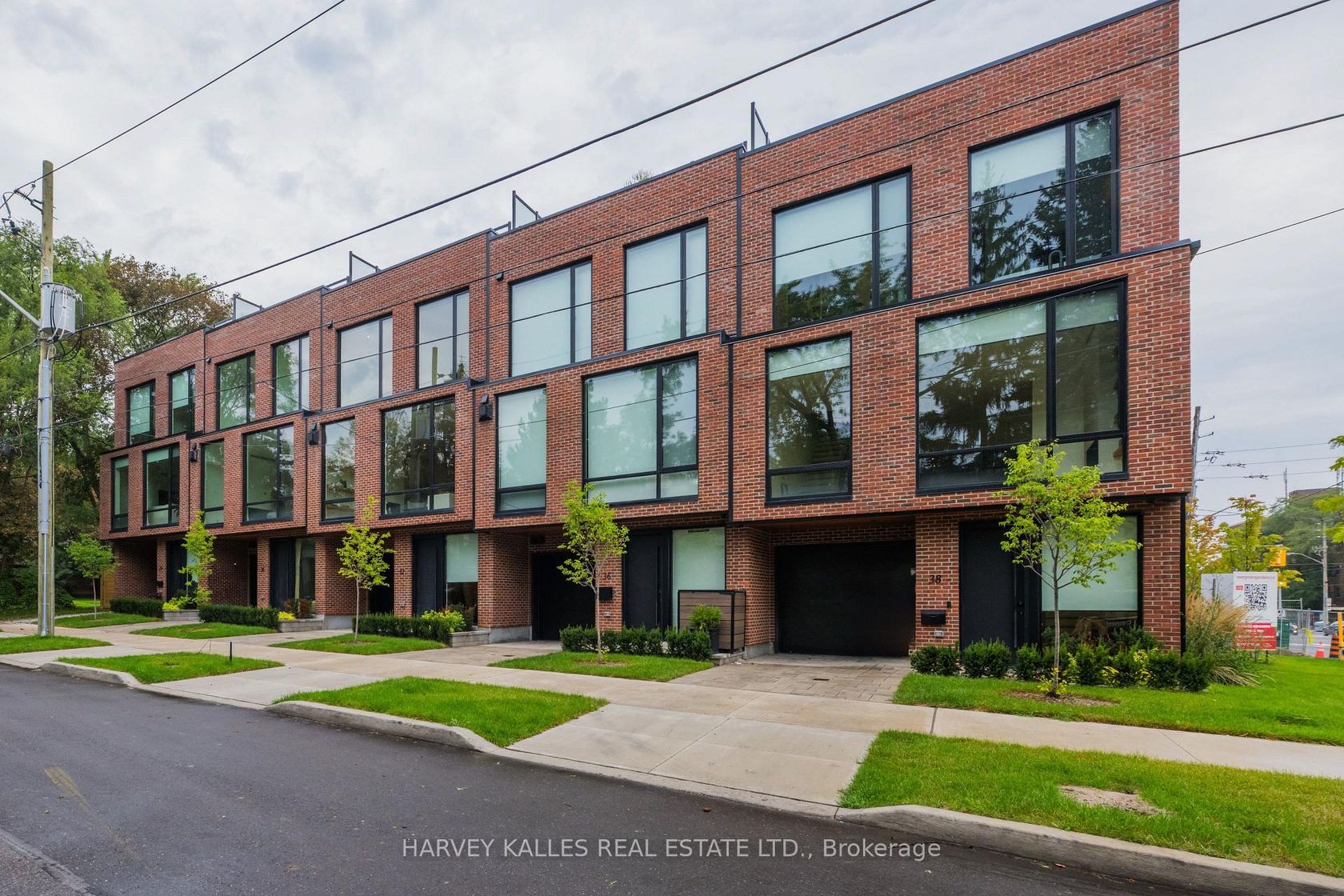 32 Evergreen Gardens, Leaside, Toronto 