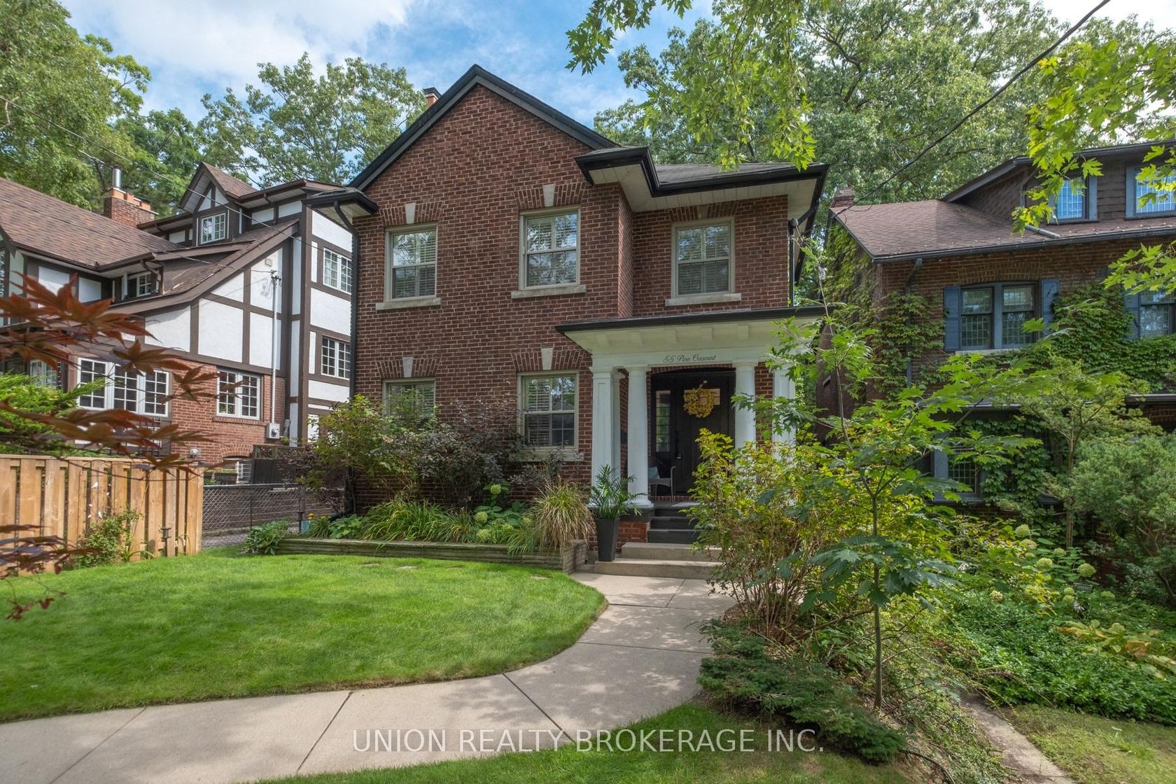 55 Pine Crescent, The Beaches, Toronto photo number 2