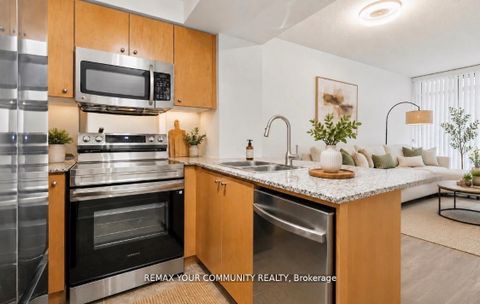Photo 4 at 606 - 8 Scollard Street, Annex, Toronto