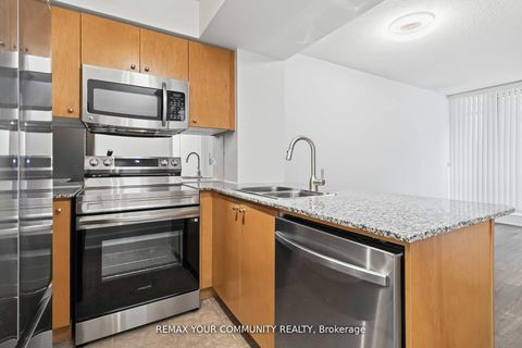 Photo 8 at 606 - 8 Scollard Street, Annex, Toronto