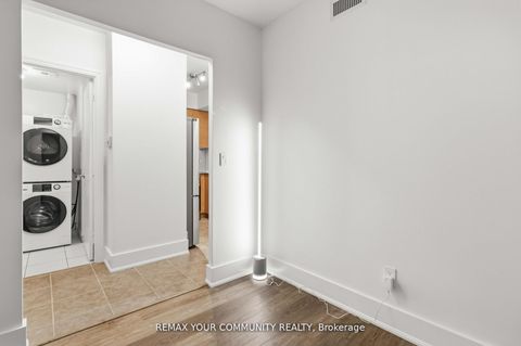 Photo 15 at 606 - 8 Scollard Street, Annex, Toronto