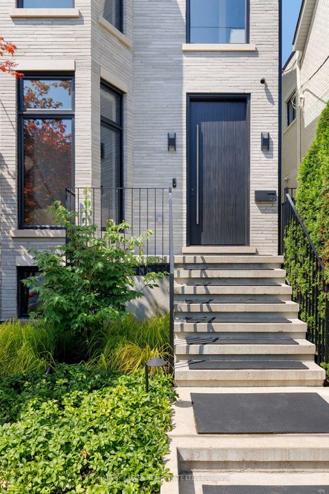 Photo 2 at 22 Foxley Street, Bellwoods, Toronto