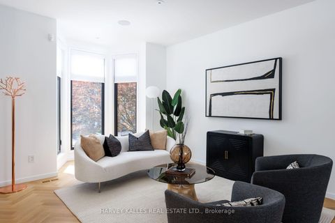Photo 4 at 22 Foxley Street, Bellwoods, Toronto