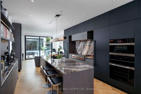 Photo 9 at 22 Foxley Street, Bellwoods, Toronto