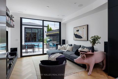 Photo 13 at 22 Foxley Street, Bellwoods, Toronto