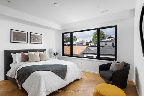 Photo 31 at 22 Foxley Street, Bellwoods, Toronto