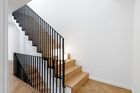 Photo 34 at 22 Foxley Street, Bellwoods, Toronto
