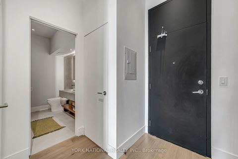 Photo 9 at 409 - 637 Lake Shore Boulevard W, Niagara, Toronto