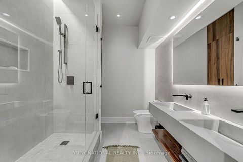 Photo 10 at 409 - 637 Lake Shore Boulevard W, Niagara, Toronto