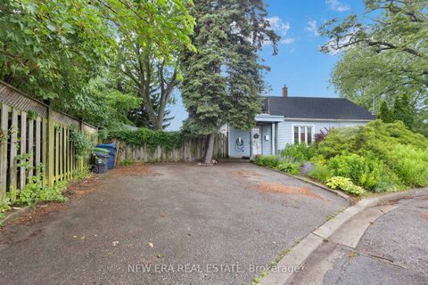 Photo 38 at 2 Foch Avenue, Alderwood, Toronto