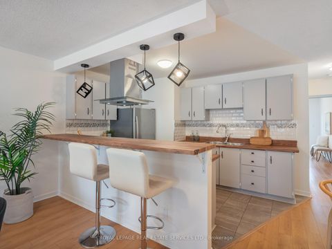 Photo 7 at 346 Indian Road Crescent, Junction Area, Toronto
