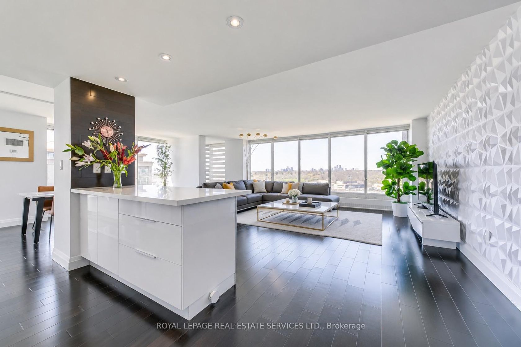 1607 - 2045 Lake Shore Boulevard W, Mimico, Toronto 