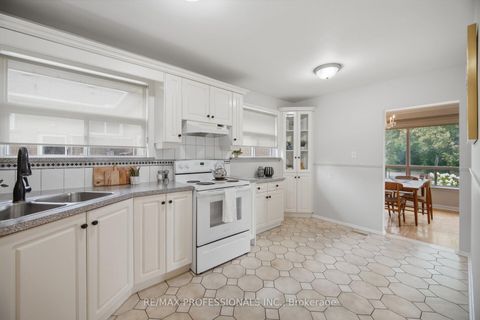 Photo 11 at 147 Chapman Road, Humber Heights, Toronto