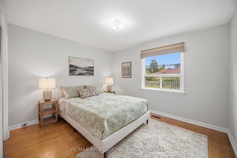 Photo 14 at 147 Chapman Road, Humber Heights, Toronto