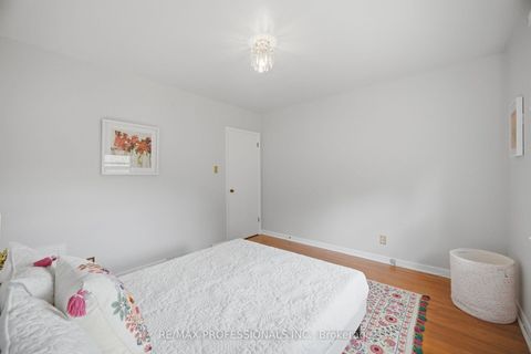 Photo 17 at 147 Chapman Road, Humber Heights, Toronto