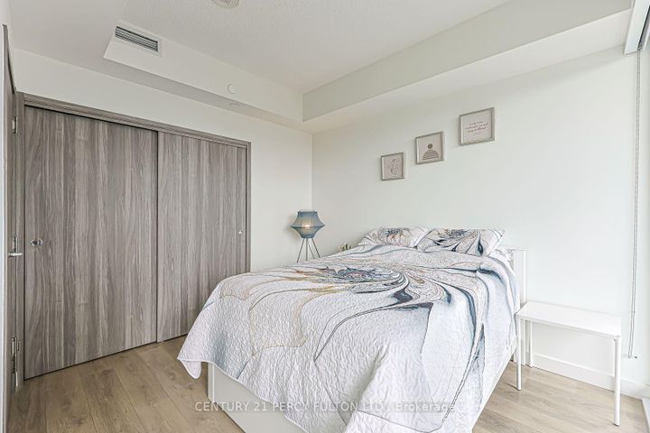 Photo 2 at 2207 - 95 McMahon Drive, Bayview Village, Toronto