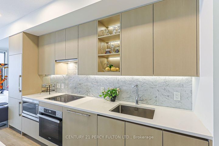 Photo 13 at 2207 - 95 McMahon Drive, Bayview Village, Toronto