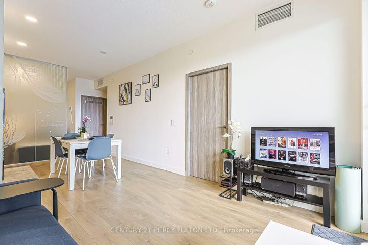 Photo 14 at 2207 - 95 McMahon Drive, Bayview Village, Toronto