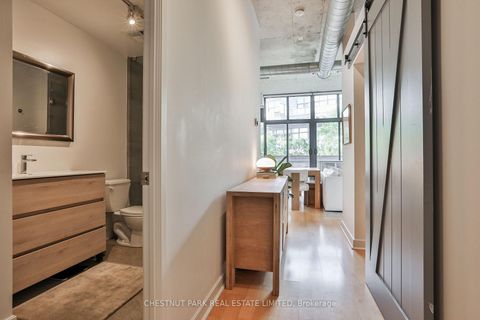 Photo 4 at 414 - 369 Sorauren Avenue, Roncesvalles, Toronto