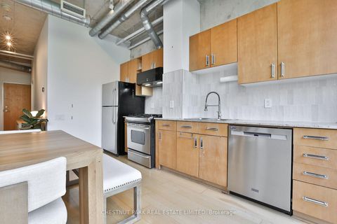 Photo 14 at 414 - 369 Sorauren Avenue, Roncesvalles, Toronto