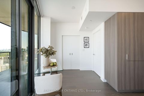 Photo 10 at 5311 - 11 Wellesley Street W, Bay Street Corridor, Toronto