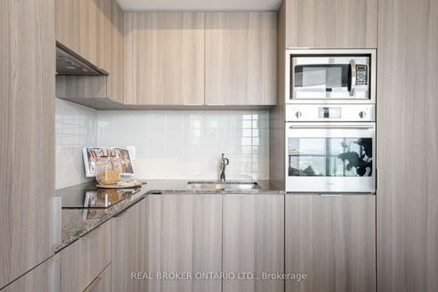 Photo 11 at 5311 - 11 Wellesley Street W, Bay Street Corridor, Toronto