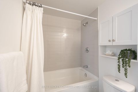 Photo 18 at 5311 - 11 Wellesley Street W, Bay Street Corridor, Toronto