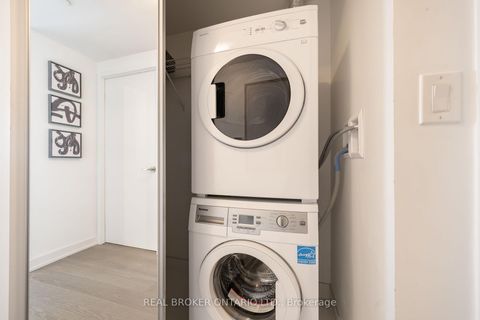 Photo 19 at 5311 - 11 Wellesley Street W, Bay Street Corridor, Toronto